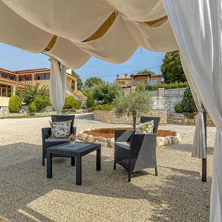 Cottage Nilda I Musalez Exterior photo